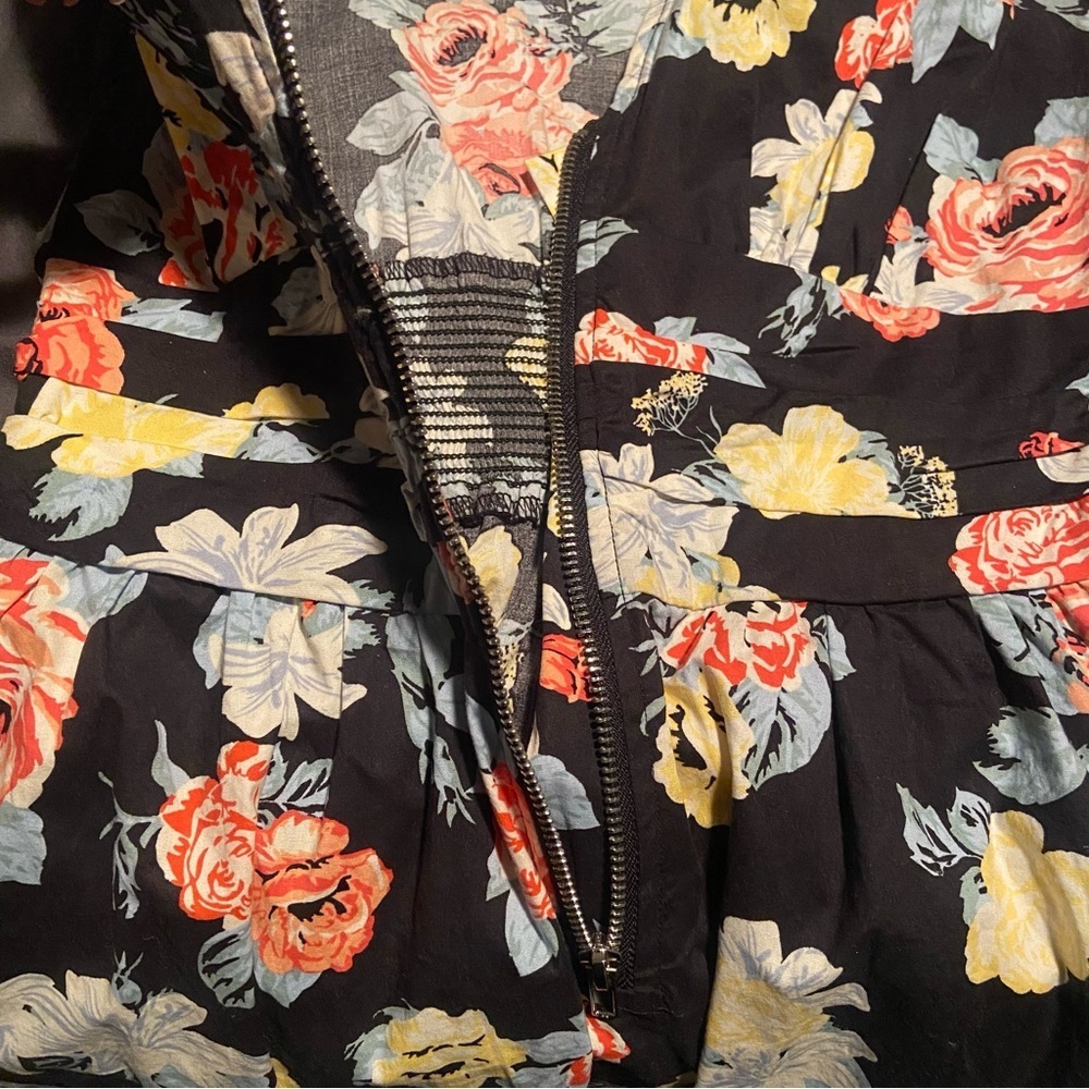 Guess Dress - Picture 6 of 9